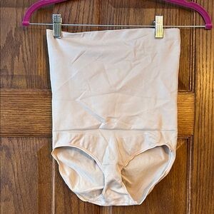 Assets by SPANX Women's Cream High-Waisted Briefs